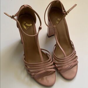 R Report nud block heel sandal  size 8.5